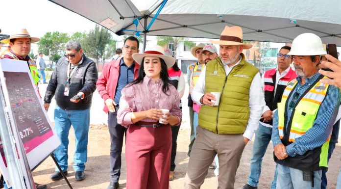 Bedolla supervisa obra de concreto hidráulico en av. Amalia Solórzano; durará más de 5 décadas