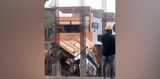 Camión queda parcialmente volcado dentro de una obra en Morelia