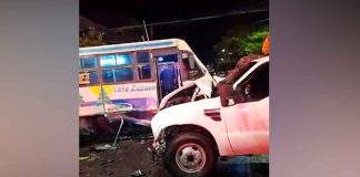 Brutal choque deja 3 lesionados, en la Calzada Benito Juárez de Uruapan