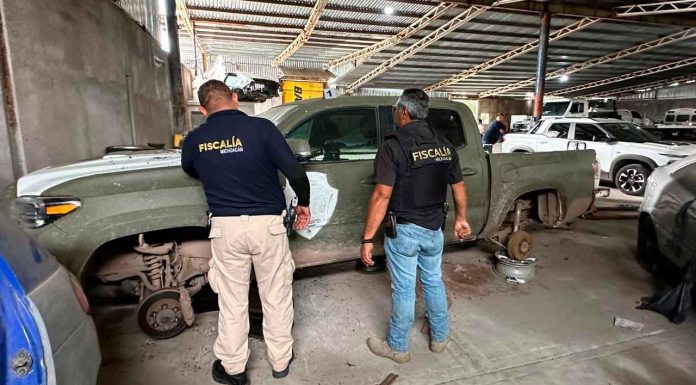 #GALERIA Durante cateo realizado en Maravatío, Fiscalía General asegura cinco vehículos con reporte de robo