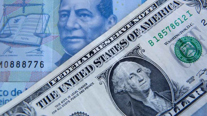DOLAR