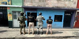 Asegura FGE 950 dosis de metanfetamina y detiene a dos personas durante cateo