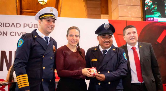 Tras rendir homenaje a bomberos, Giulianna Bugarini anuncia avances en una reforma histórica para dignificar su labor