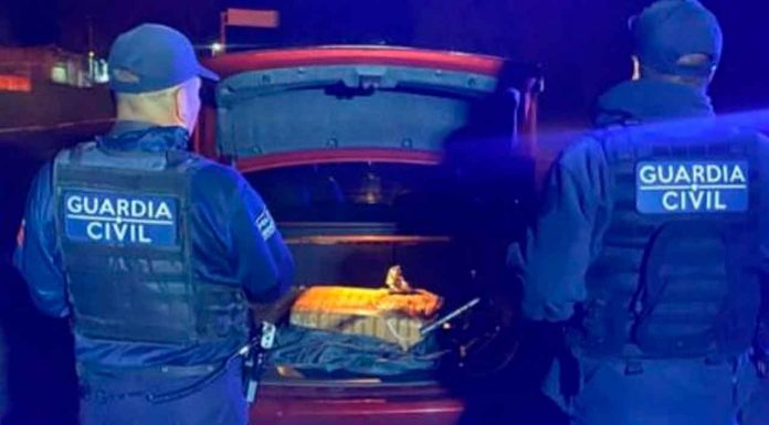 Policías de Quiroga y Kuarichas detienen a 3 personas en posesión de aproximadamente 10 kilos de marihuana