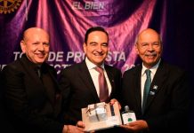 Club Rotario Zamora Industrial entrega la Presea Paul Percy Harris al Presidente Carlos Soto