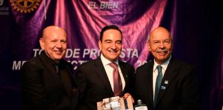 Club Rotario Zamora Industrial entrega la Presea Paul Percy Harris al Presidente Carlos Soto