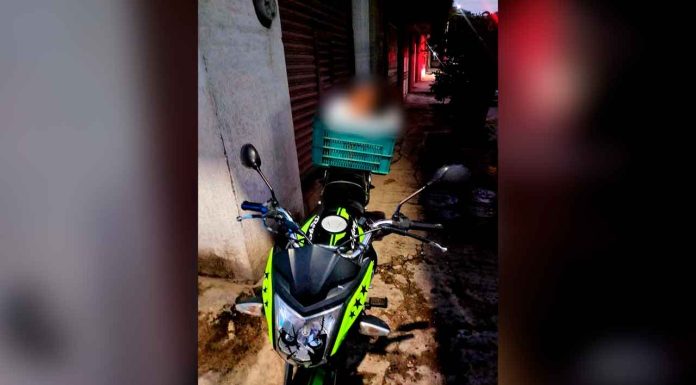 Abandonan cabeza cercenada arriba de una moto, en la colonia Babilonia