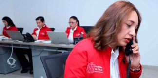 Recibe atención telefónica en salud mental en la línea Hablemoos