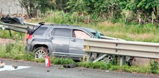 #VIDEO | Fallece hombre tras choque de camioneta contra barrera metálica en la Morelia-Pátzcuaro