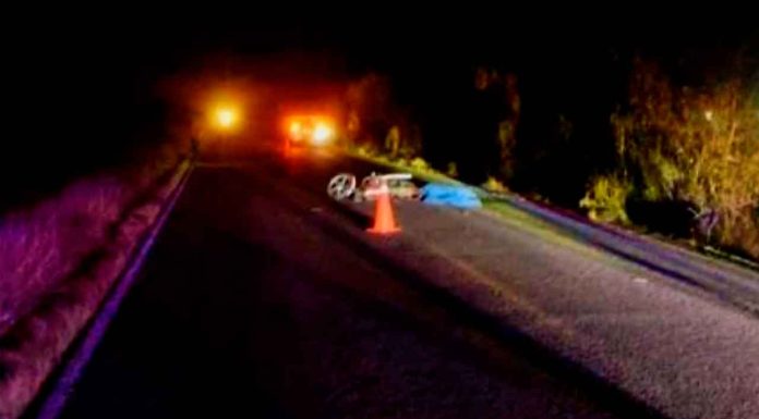 Pareja de motociclistas muere tras ser embestidos por un tráiler, en Ixtlán