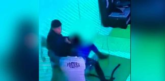 VIDEO || Agresión a periodista durante transmisión en vivo conmociona a la audiencia