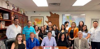 Alfonso Martínez dialoga y construye con jóvenes migrantes