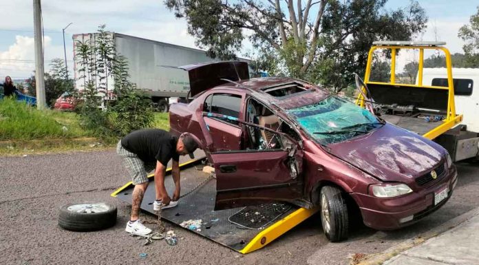Choque entre auto y tráiler deja 3 heridos en la Av. Morelos Norte de Morelia