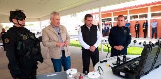 Bedolla verifica equipo especializado antibombas de la Guardia Civil