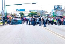 Habitantes de Teremendo bloquean la avenida Madero Poniente