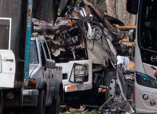 Seis muertos y 50 heridos tras explosión de camión bomba en Escuela Militar de Cali; además derribaron un helicóptero policial