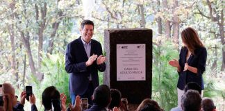 #Imagenes || Alfonso Martínez y Paola Delgadillo colocan la primera piedra de la Casa del Adulto Mayor