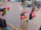 #VIDEO #Viral | Jóvenes hacen competencia de clavados en inundaciones de Guadalajara