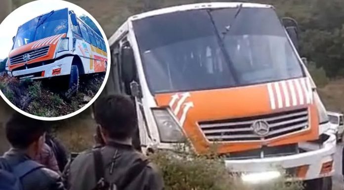 Conductor salva la vida a más de 20 pasajeros que estuvieron a punto de caer a barranca de 200 metros