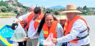 #GALERIA Gobierno de Michoacán siembra 15 mil crías de pescado blanco en el lago de Pátzcuaro