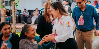 Dayana Pérez celebra a las abuelitas y abuelitos, el corazón de Salvador Escalante
