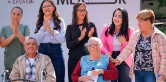 Gladyz Butanda y DIF Michoacán entregan aparatos auditivos a adultos mayores