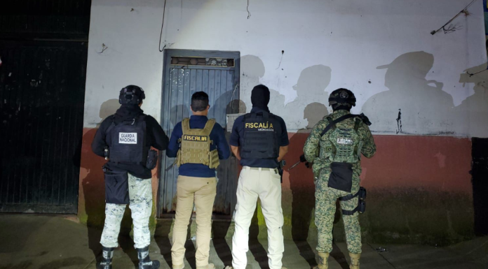 Durante cateos en Pátzcuaro y Morelia, aseguran más de mil dosis de metanfetaminas y detienen a siete personas