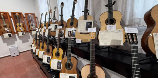 Inicia venta de guitarras y juguete tradicional en Feria de Paracho
