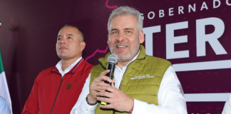 Bedolla lleva audiencia pública a Madero; mezcaleros reconocen impulso al sector