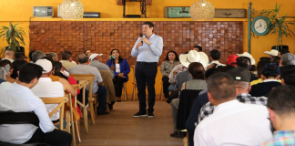 Alfonso Martínez se reúne con líderes sociales y del campo en Maravatío