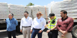 Entrega Bedolla 200 toneladas de cemento para obras en Huandacareo