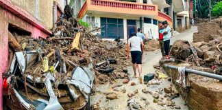 #VIDEO || La montaña ruge: Lluvias monzónicas desatan caos y asombro en Himachal Pradesh, India