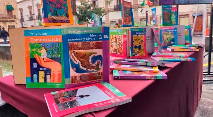 Libros de texto gratuitos en lenguas originarias al 80% de edición, estarán en las aulas el 1 de septiembre: SEE