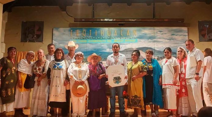 Por más de 10 años defendiendo a los pueblos originarios, voceros del CSIM recibe condecoración Orden Caballero Águila