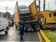 #VIDEO | Tráiler nodriza choca contra camioneta y palmera en el periférico de Morelia