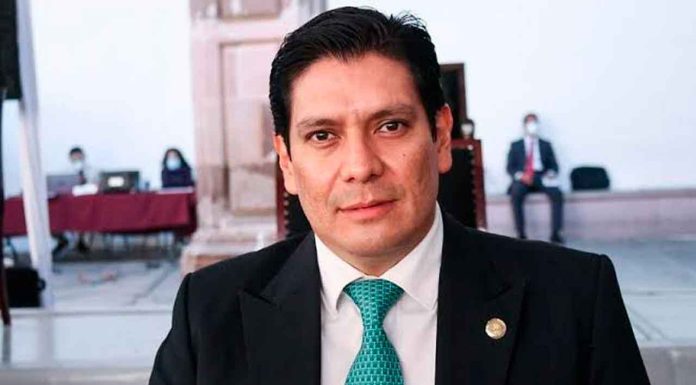 Presidenta de Queréndaro se encuentra bien, tras incendio en su casa: Ernesto Nuñez