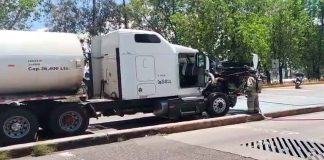 #VIDEO #AVANCE| Se incendia pipa en el Periférico de Morelia; logran controlar el fuego a tiempo