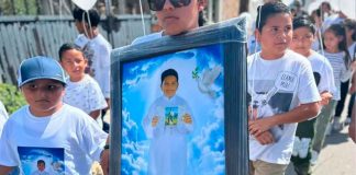 Santiago, niño asesinado con un machete, y su madre ya habían sido violentados por su papá; “autoridades sabían”