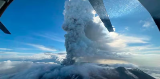 #VIDEO || Erupción histórica en Rusia: el volcán Krasheninnikov despierta tras 460 años