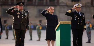 Claudia Sheinbaum encabeza homenaje a víctimas de los sismos de 1985 y 2017 en el Zócalo