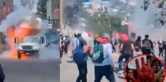 #ÚLTIMAHORA #VIDEO || Protesta radical por Ayotzinapa: Encapuchados derriban puerta del Campo Militar 1 y prenden fuego a un camión