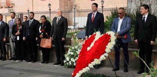 Encabeza Bedolla ceremonia en memoria de las víctimas del 15 de septiembre