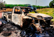 Mientras atendían reporte de camioneta calcinada, lanzan explosivo contra policías en Chandio