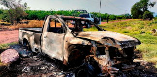 Mientras atendían reporte de camioneta calcinada, lanzan explosivo contra policías en Chandio