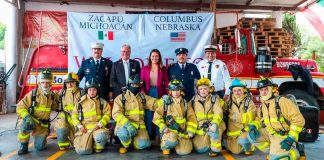 Bomberos de Zacapu reciben histórica entrega de uniformes y equipo: Mónica Valdez