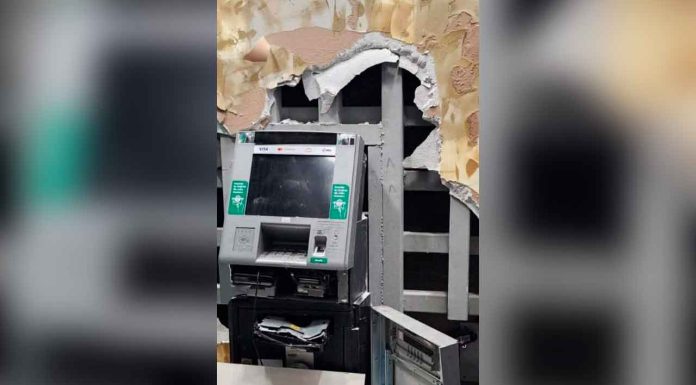 Intentan robar cajero automático en Huandacareo; sujetos huyen sin botín