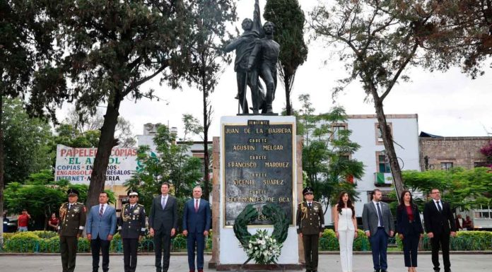 Morelia honra a los Niños Héroes en su aniversario