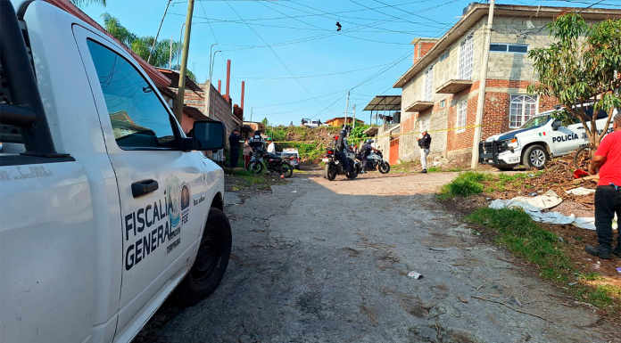 Joven muere a bordo de una ambulancia tras ser baleado, en la colonia San Juan Evangelista