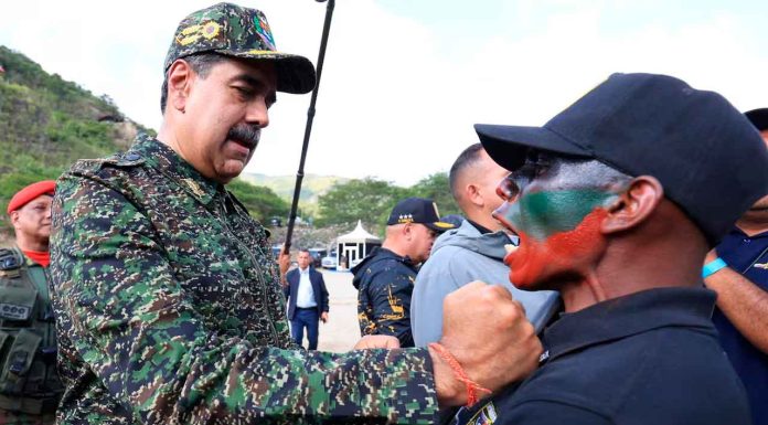 #ULTIMAHORA|| Nicolás Maduro activa a millones de milicianos en Venezuela ante tensiones con EE. UU.