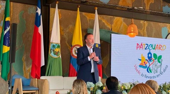 Julio Arreola lleva a Colombia la Marca Ciudad Pátzcuaro: Vívelo, lo Llevarás en el Alma